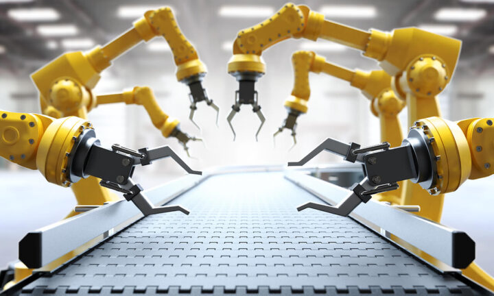 Roboterarme am Fließband in der Industrie